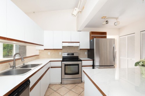 1241 Nepal Crescent, West Vancouver, BC - Indoor Photo Showing Kitchen With Double Sink