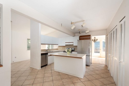 1241 Nepal Crescent, West Vancouver, BC - Indoor Photo Showing Kitchen