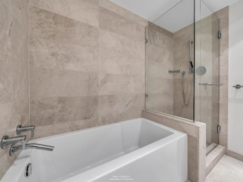 905-1221 Bidwell Street, Vancouver, BC - Indoor Photo Showing Bathroom