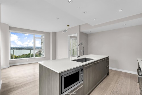 905-1221 Bidwell Street, Vancouver, BC - Indoor Photo Showing Kitchen