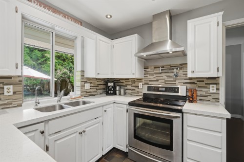 11932 237A Street, Maple Ridge, BC - Indoor Photo Showing Kitchen With Double Sink