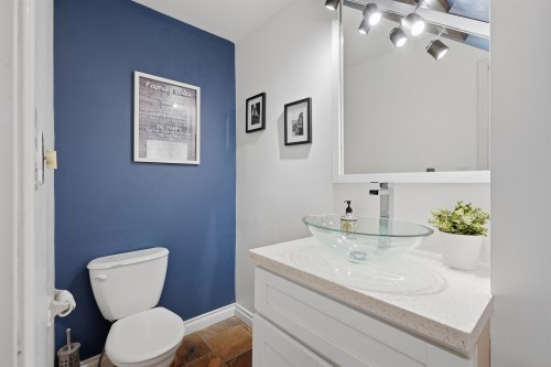 11932 237A Street, Maple Ridge, BC - Indoor Photo Showing Bathroom