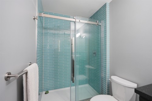 11932 237A Street, Maple Ridge, BC - Indoor Photo Showing Bathroom