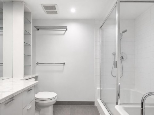 801-980 Cooperage Way, Vancouver, BC - Indoor Photo Showing Bathroom