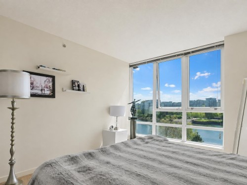 801-980 Cooperage Way, Vancouver, BC - Indoor Photo Showing Bedroom