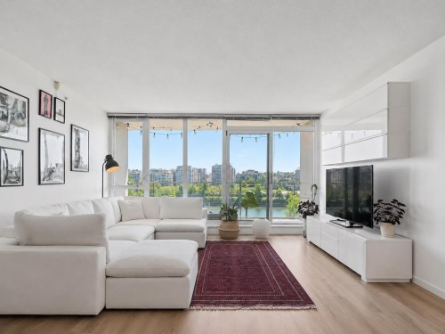 801-980 Cooperage Way, Vancouver, BC - Indoor Photo Showing Living Room