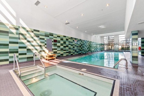 801-980 Cooperage Way, Vancouver, BC - Indoor Photo Showing Other Room With In Ground Pool