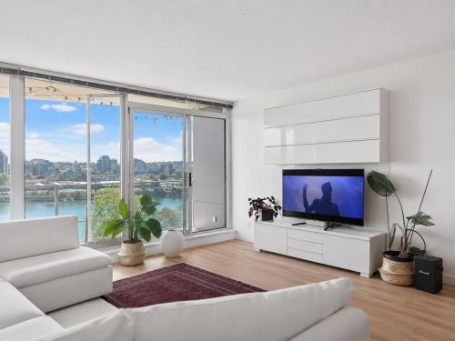 801-980 Cooperage Way, Vancouver, BC - Indoor Photo Showing Living Room