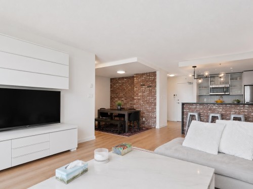 801-980 Cooperage Way, Vancouver, BC - Indoor Photo Showing Living Room
