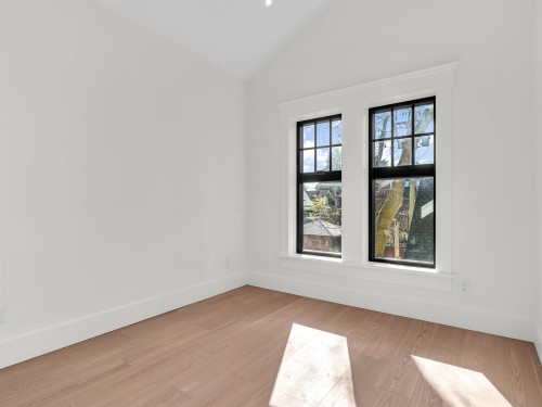 2566 2Nd Avenue W, Vancouver, BC - Indoor Photo Showing Other Room