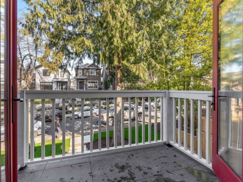 2566 2Nd Avenue W, Vancouver, BC - Outdoor With Balcony