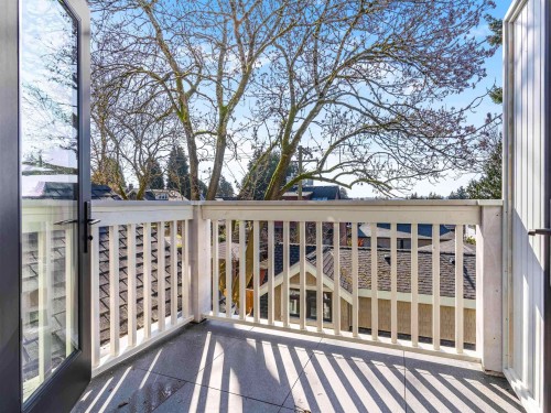 2566 2Nd Avenue W, Vancouver, BC - Outdoor