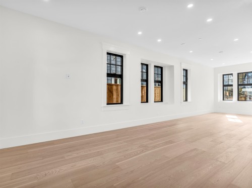 2566 2Nd Avenue W, Vancouver, BC - Indoor Photo Showing Other Room