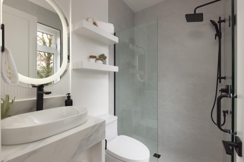 2-419 23Rd Avenue W, Vancouver, BC - Indoor Photo Showing Bathroom