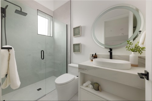 2-419 23Rd Avenue W, Vancouver, BC - Indoor Photo Showing Bathroom
