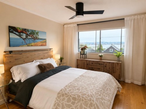 303-441 3Rd Street E, North Vancouver, BC - Indoor Photo Showing Bedroom