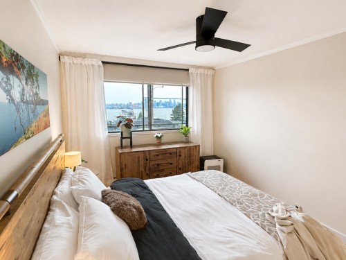 303-441 3Rd Street E, North Vancouver, BC - Indoor Photo Showing Bedroom
