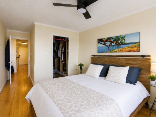 303-441 3Rd Street E, North Vancouver, BC - Indoor Photo Showing Bedroom