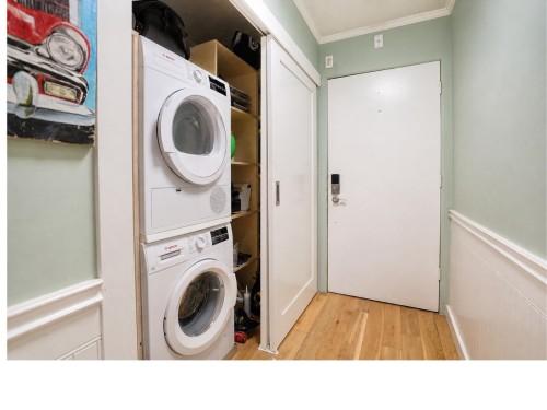 303-441 3Rd Street E, North Vancouver, BC - Indoor Photo Showing Laundry Room