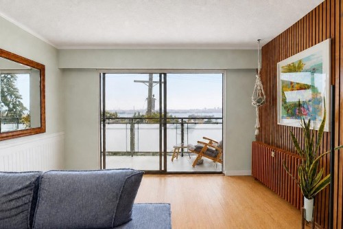 303-441 3Rd Street E, North Vancouver, BC - Indoor