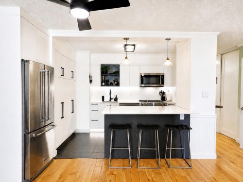303-441 3Rd Street E, North Vancouver, BC - Indoor Photo Showing Kitchen With Upgraded Kitchen