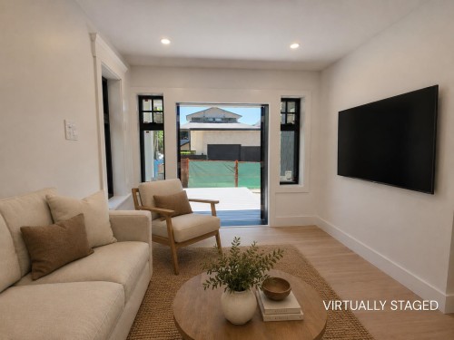 2570 2Nd Avenue W, Vancouver, BC - Indoor Photo Showing Living Room
