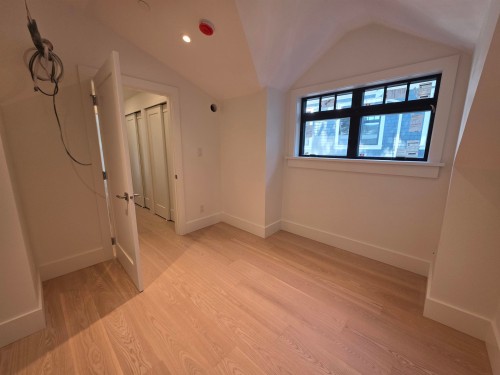 2570 2Nd Avenue W, Vancouver, BC - Indoor Photo Showing Other Room
