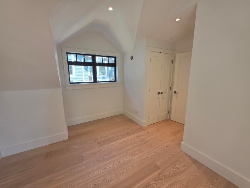 2570 2Nd Avenue W, Vancouver, BC - Indoor Photo Showing Other Room