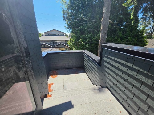 2570 2Nd Avenue W, Vancouver, BC - Outdoor