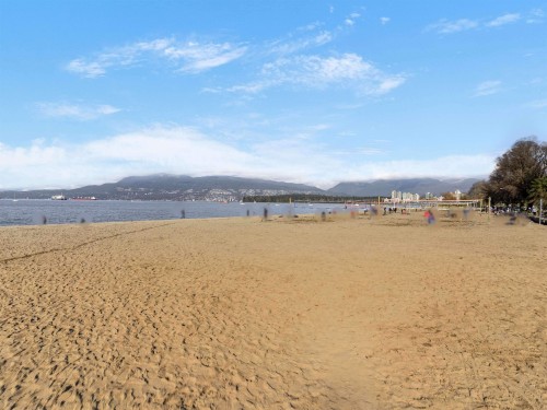 2570 2Nd Avenue W, Vancouver, BC - Outdoor With View