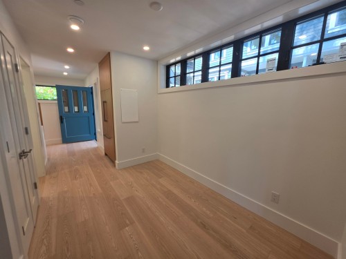 2570 2Nd Avenue W, Vancouver, BC - Indoor Photo Showing Other Room