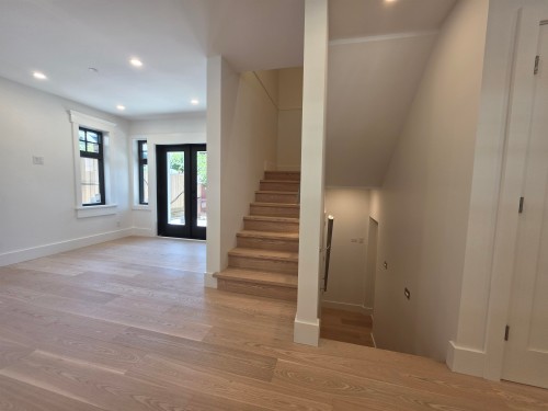 2570 2Nd Avenue W, Vancouver, BC - Indoor Photo Showing Other Room