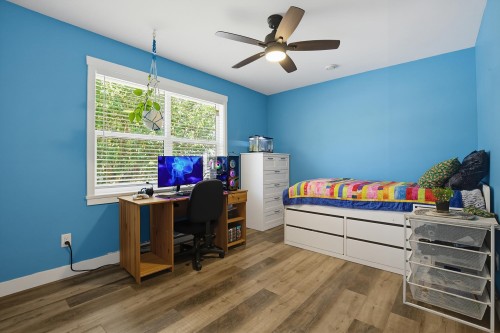 20902 Wicklund Avenue, Maple Ridge, BC - Indoor Photo Showing Bedroom