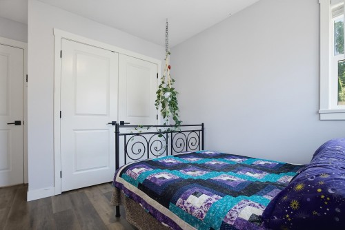 20902 Wicklund Avenue, Maple Ridge, BC - Indoor Photo Showing Bedroom