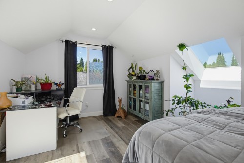 20902 Wicklund Avenue, Maple Ridge, BC - Indoor Photo Showing Bedroom