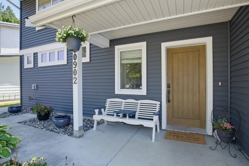 20902 Wicklund Avenue, Maple Ridge, BC - Outdoor With Exterior