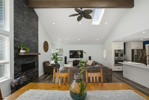 20902 Wicklund Avenue, Maple Ridge, BC - Indoor Photo Showing Dining Room With Fireplace