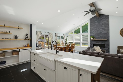 20902 Wicklund Avenue, Maple Ridge, BC - Indoor