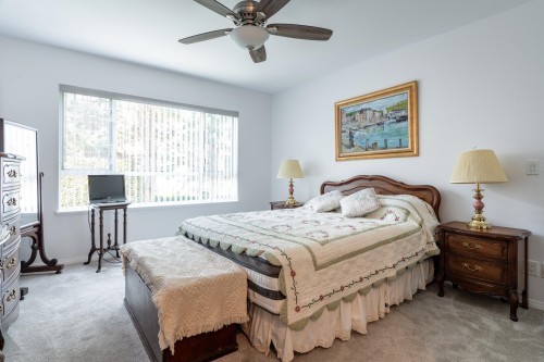 202-1131 55 Street, Delta, BC - Indoor Photo Showing Bedroom