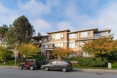 202-1131 55 Street, Delta, BC - Outdoor