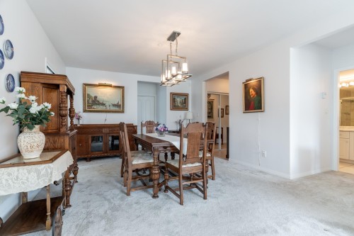202-1131 55 Street, Delta, BC - Indoor Photo Showing Dining Room