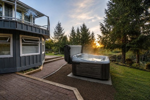 431 Sunset Road , Bowen Island, BC V0N 1G2 3