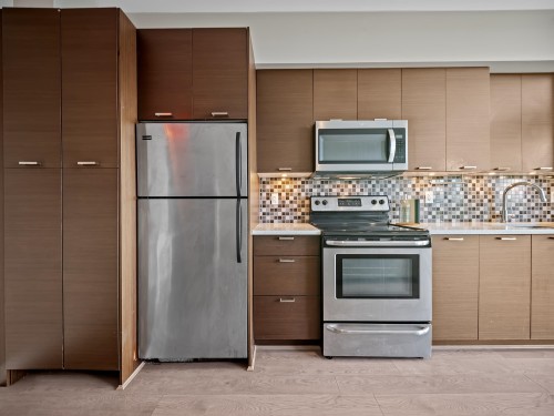 301-4372 Fraser Street, Vancouver, BC - Indoor Photo Showing Kitchen With Stainless Steel Kitchen With Upgraded Kitchen