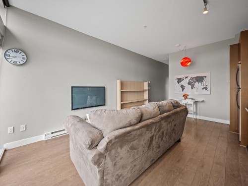301-4372 Fraser Street, Vancouver, BC - Indoor