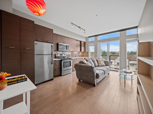 301-4372 Fraser Street, Vancouver, BC - Indoor Photo Showing Kitchen With Stainless Steel Kitchen