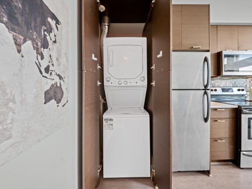 301-4372 Fraser Street, Vancouver, BC - Indoor Photo Showing Laundry Room