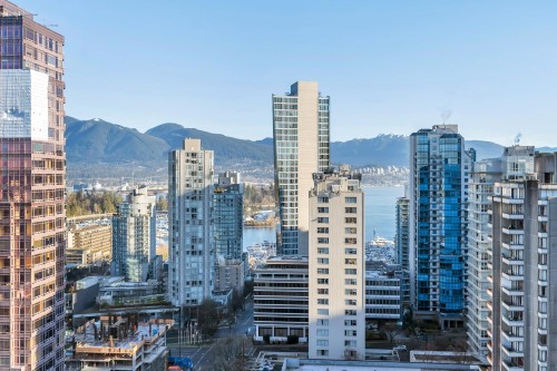 2303-1408 Robson Street, Vancouver, BC - Outdoor With Facade