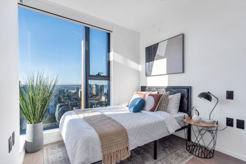 2304-1408 Robson Street, Vancouver, BC - Indoor Photo Showing Bedroom