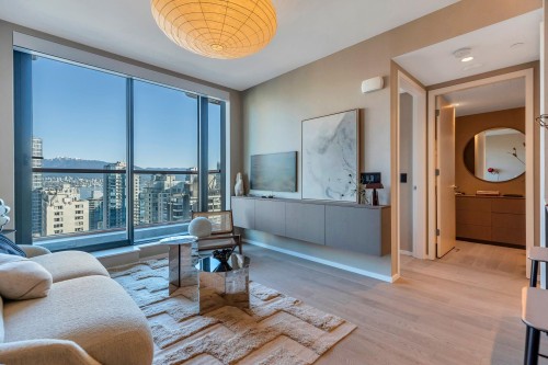 2204-1482 Robson Street, Vancouver, BC - Indoor Photo Showing Living Room