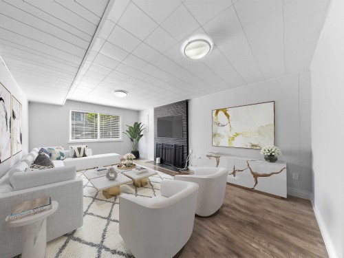 6299 Azure Road, Richmond, BC - Indoor Photo Showing Living Room
